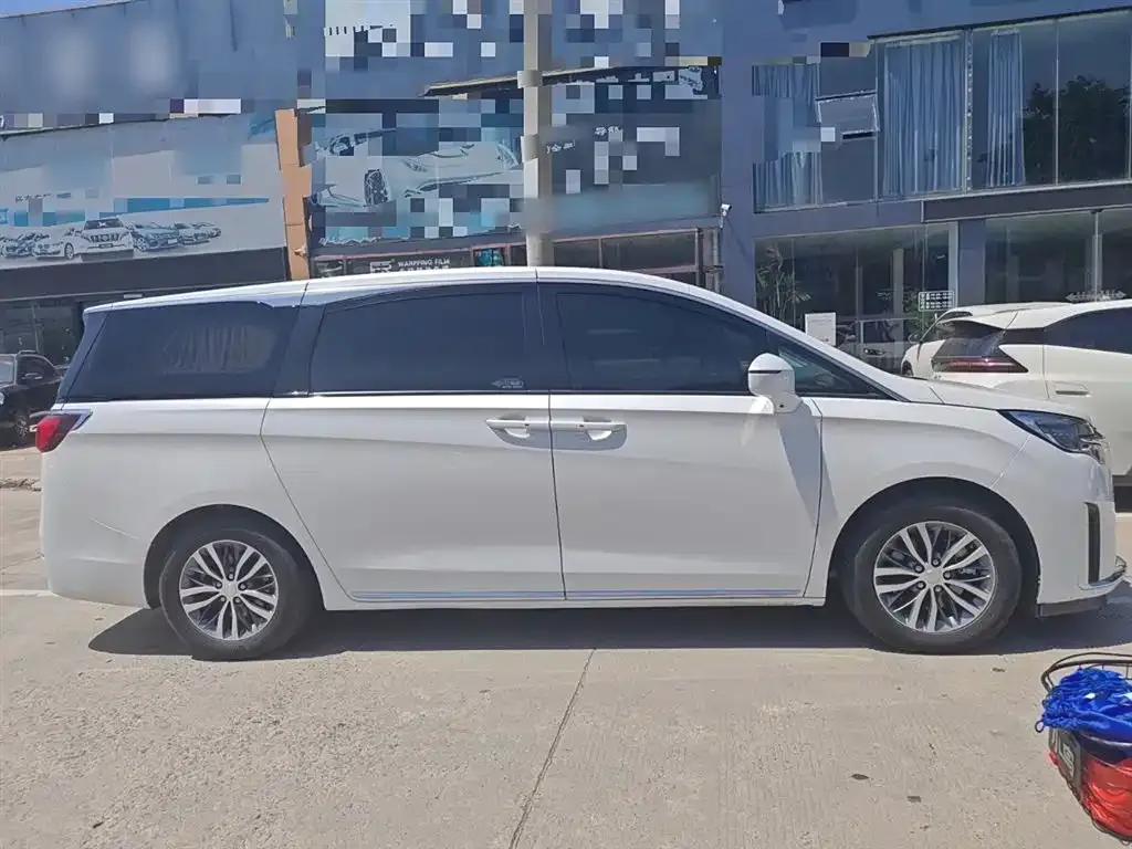 Buick GL8 2023 из CN, фото 9