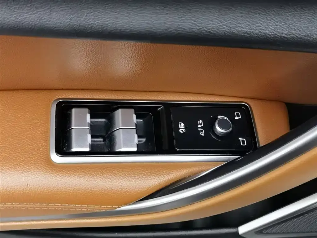 Jaguar XFL 2022 из CN, фото 9