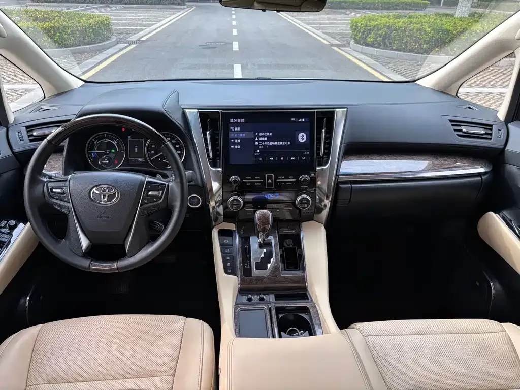 Toyota Vellfire 2023 из CN, фото 10