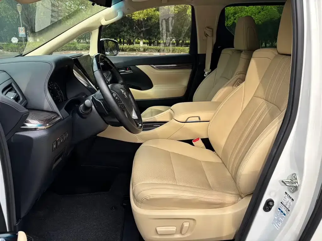 Toyota Vellfire 2023 из CN, фото 7