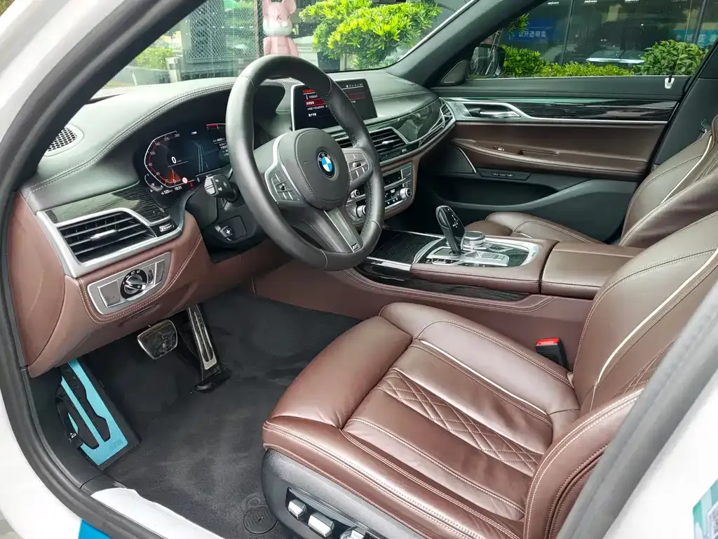 BMW 7 Series 2021 из CN, фото 2