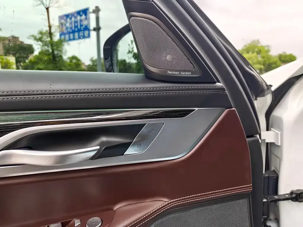 BMW 7 Series 2021 из CN, фото 4