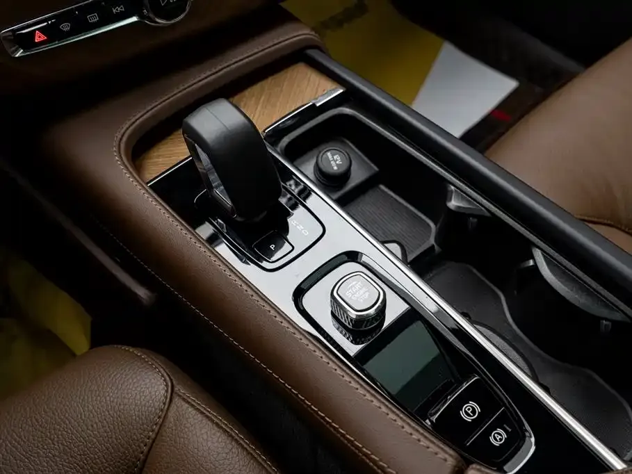 Volvo XC90 2023 из CN, фото 3