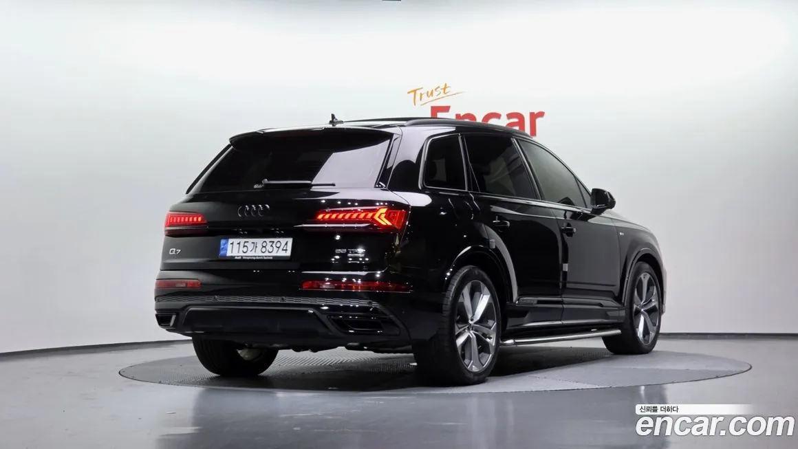 Audi Q7 2023 из KR, фото 2