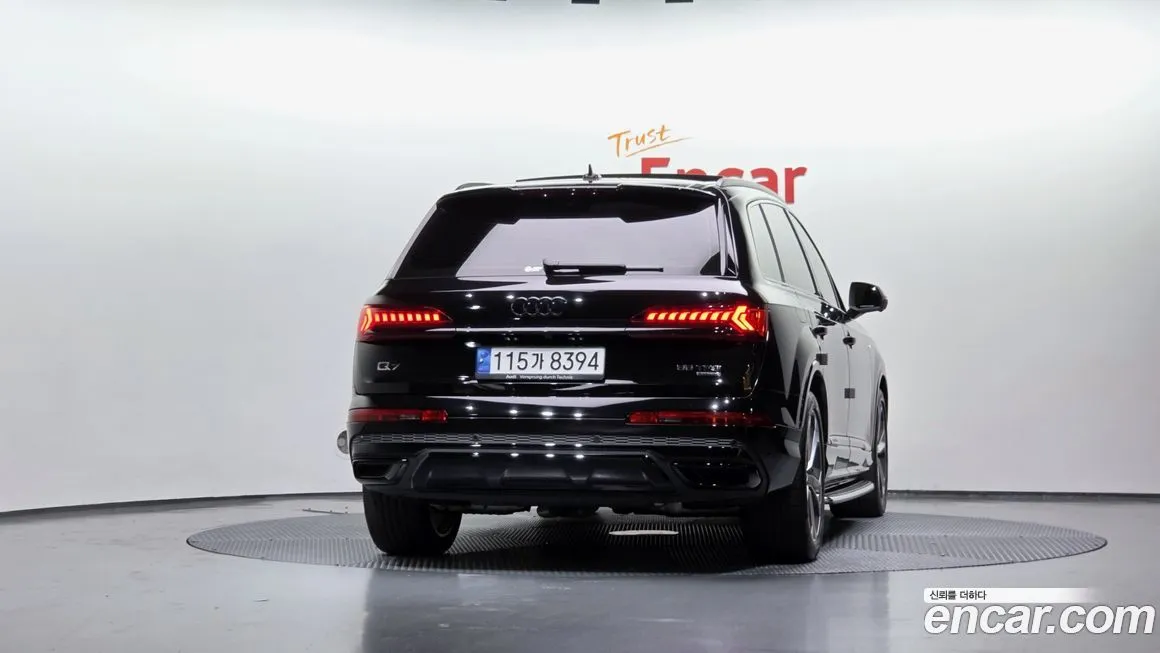 Audi Q7 2023 из KR, фото 4