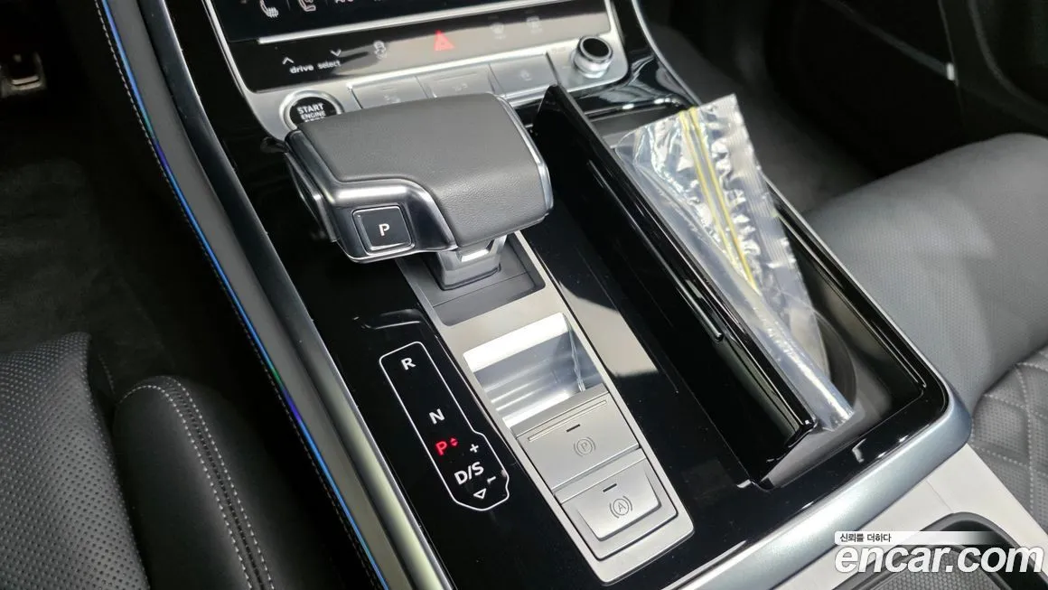 Audi Q7 2023 из KR, фото 9