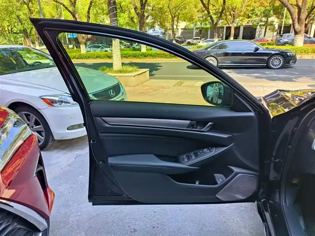 Honda Accord 2021 из CN, фото 10