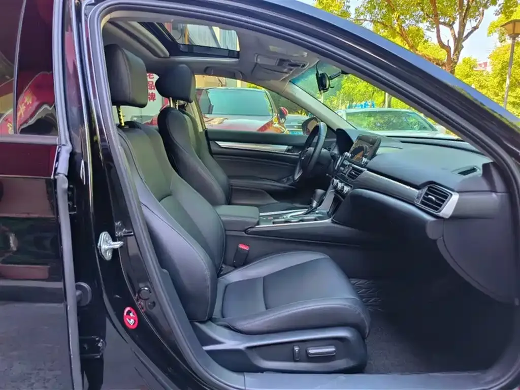 Honda Accord 2021 из CN, фото 4