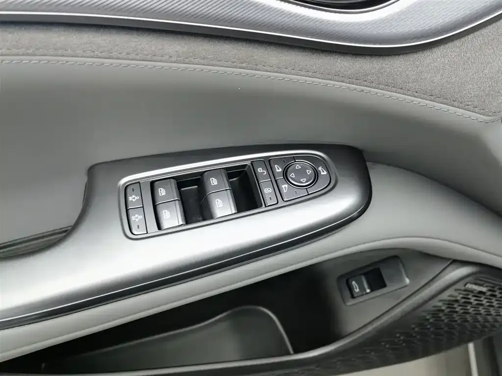 BYD Seal 07 DM-i 2025 из CN, фото 9