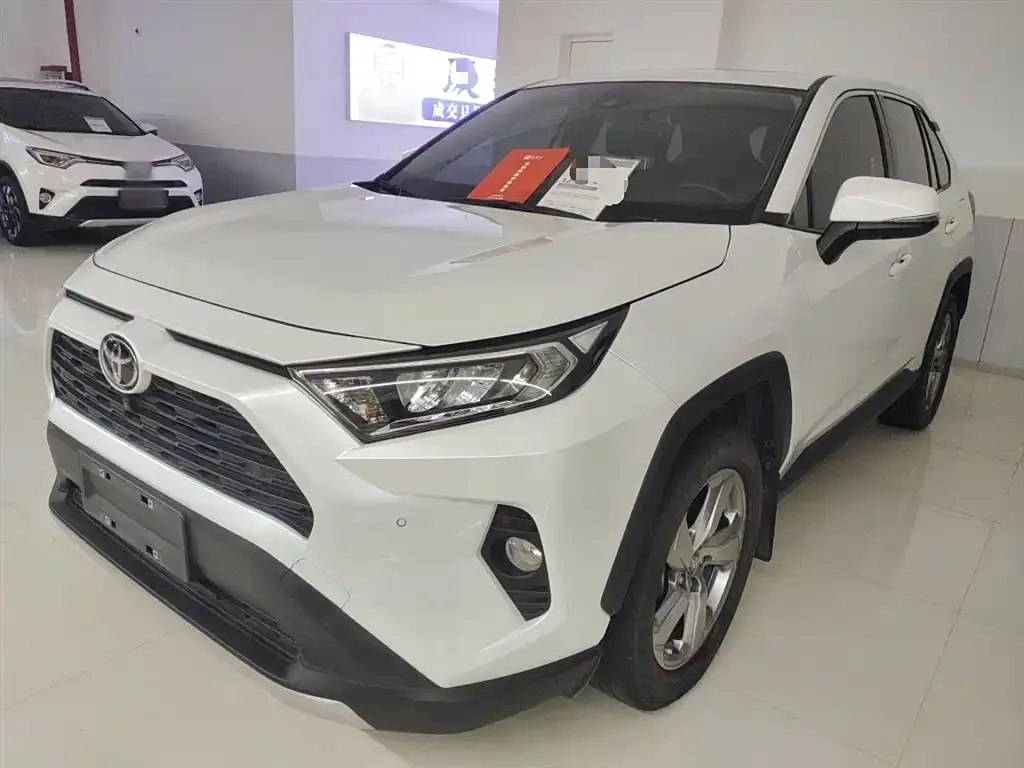 Toyota RAV4 2023 из CN, фото 2