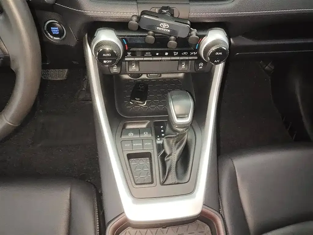 Toyota RAV4 2023 из CN, фото 5