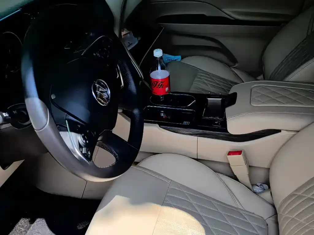 Buick GL8 2023 из CN, фото 2
