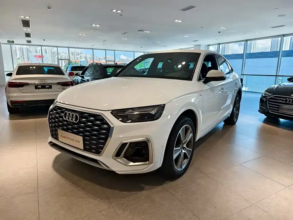 Audi Q5L Sportback 2022 из CN, фото 1