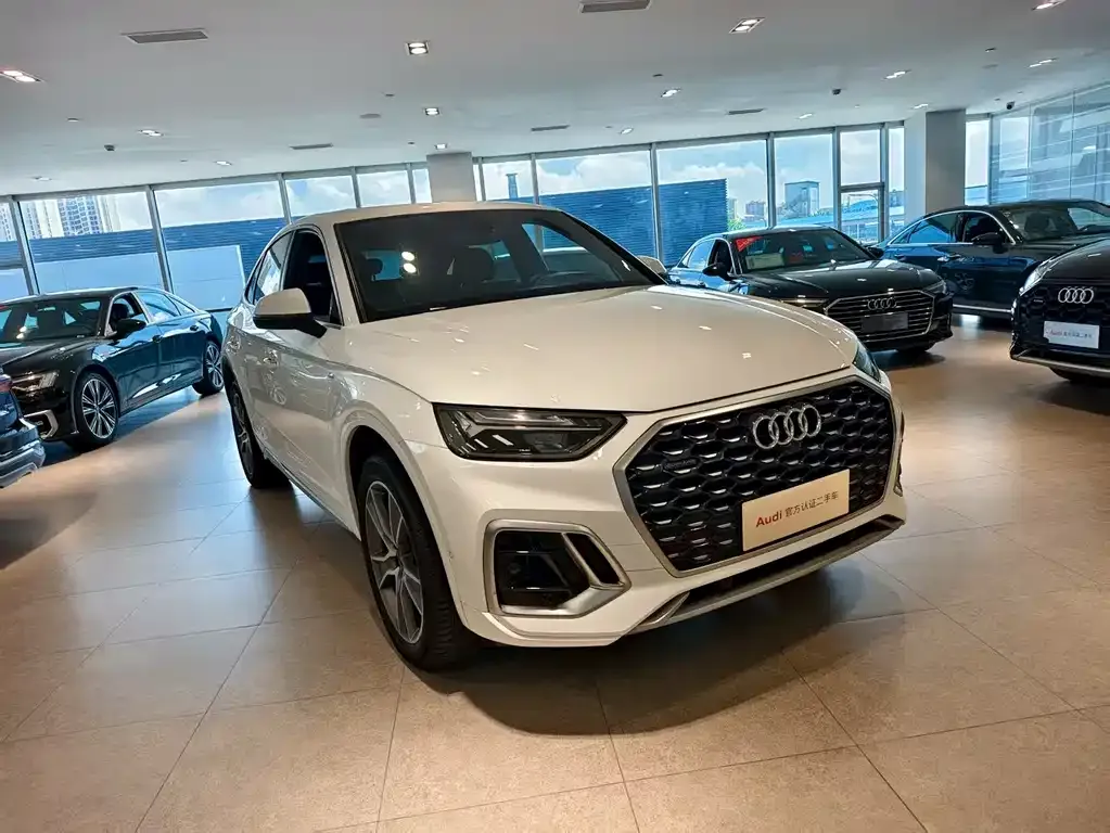 Audi Q5L Sportback 2022 из CN, фото 2