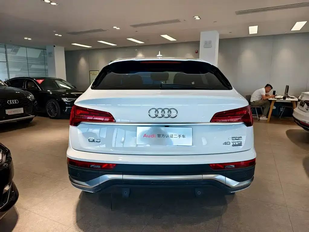 Audi Q5L Sportback 2022 из CN, фото 3