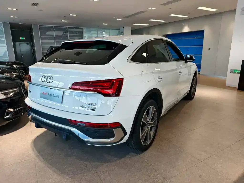 Audi Q5L Sportback 2022 из CN, фото 4