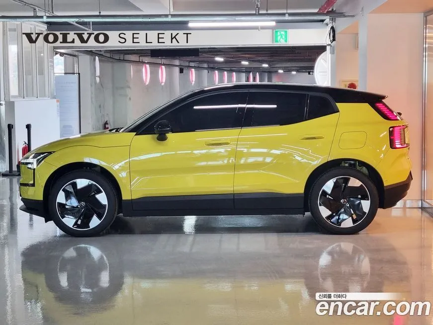 Volvo EX30 2025 из KR, фото 2