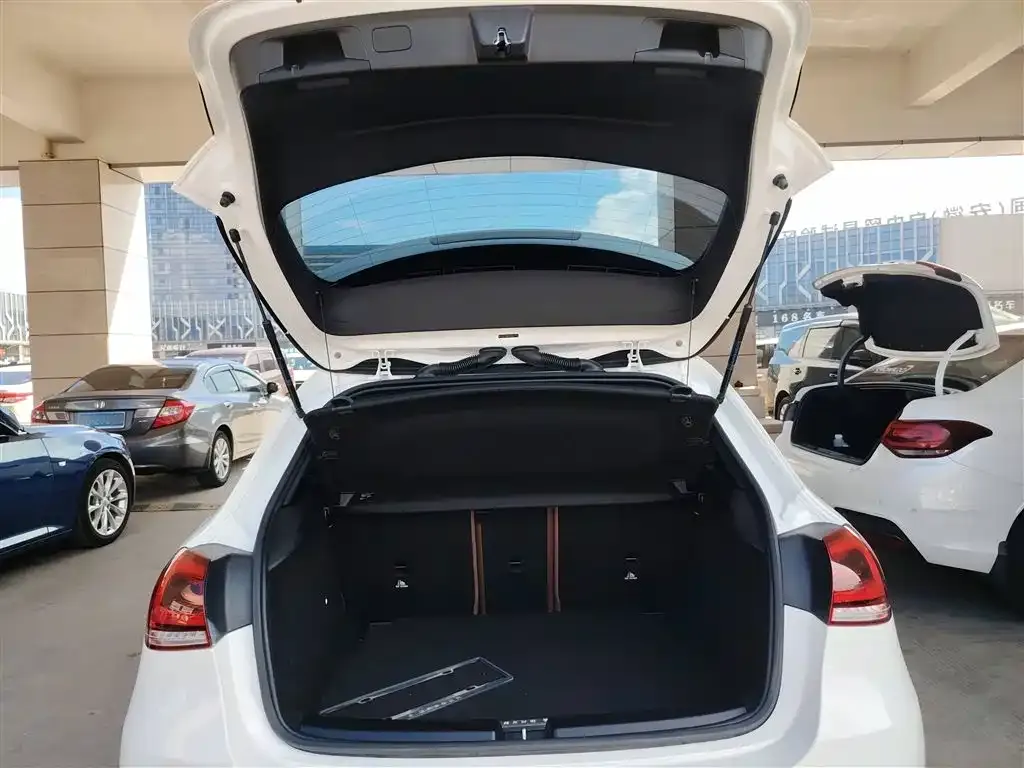 Mercedes-Benz A-Class (Import) 2022 из CN, фото 9