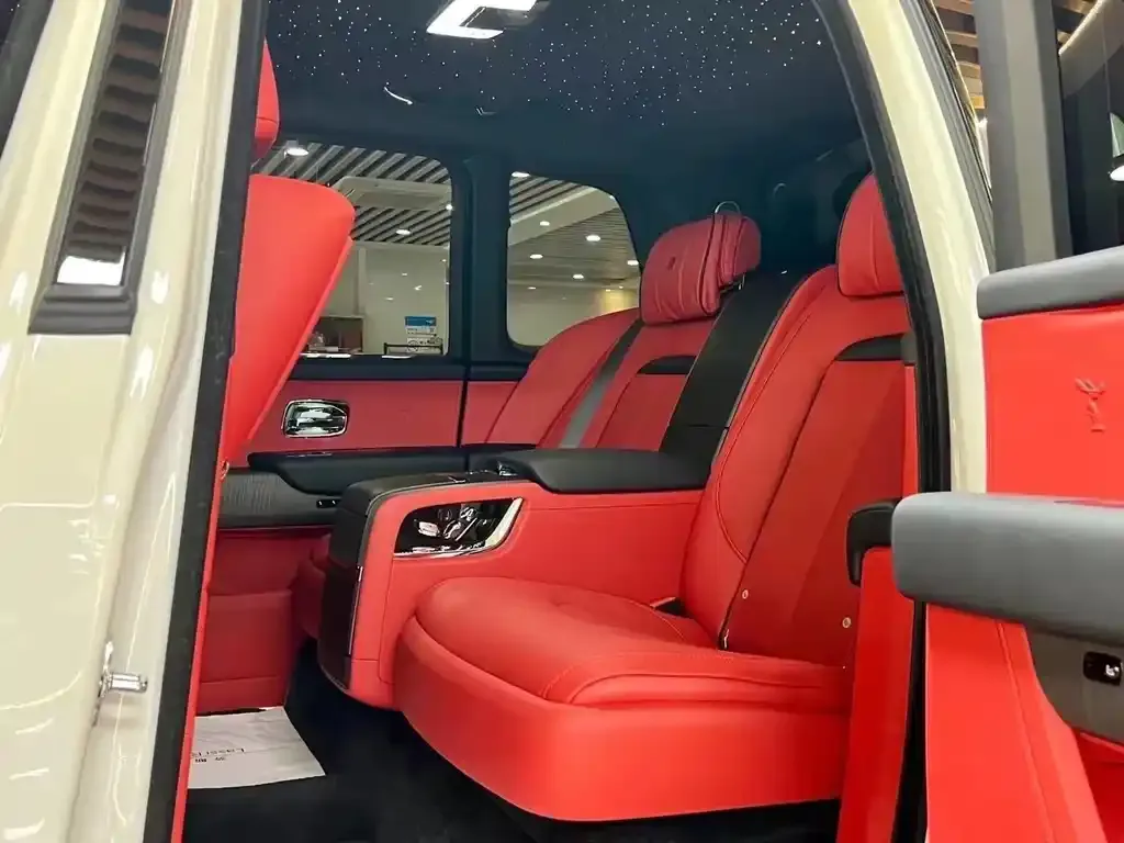 Rolls-Royce Cullinan 2021 из CN, фото 6