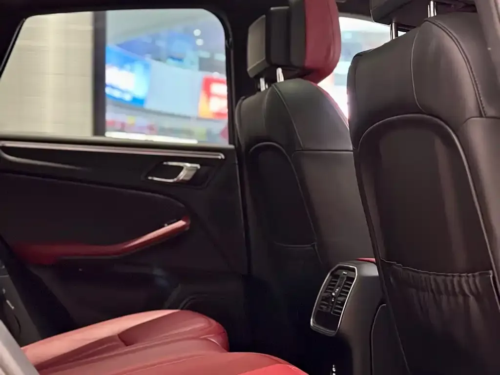 Porsche Macan 2023 из CN, фото 7
