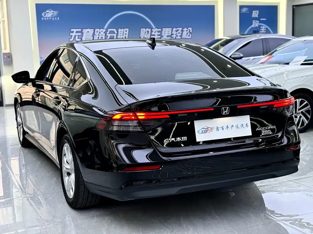 Honda Accord — фото 10