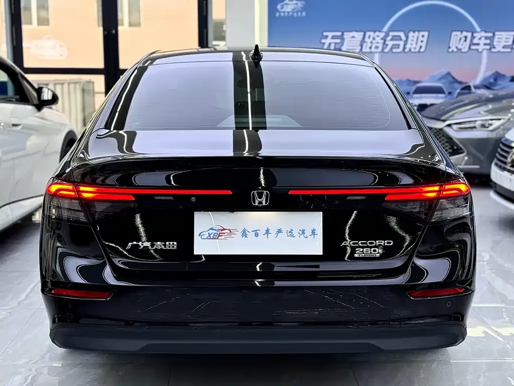 Honda Accord — фото 9