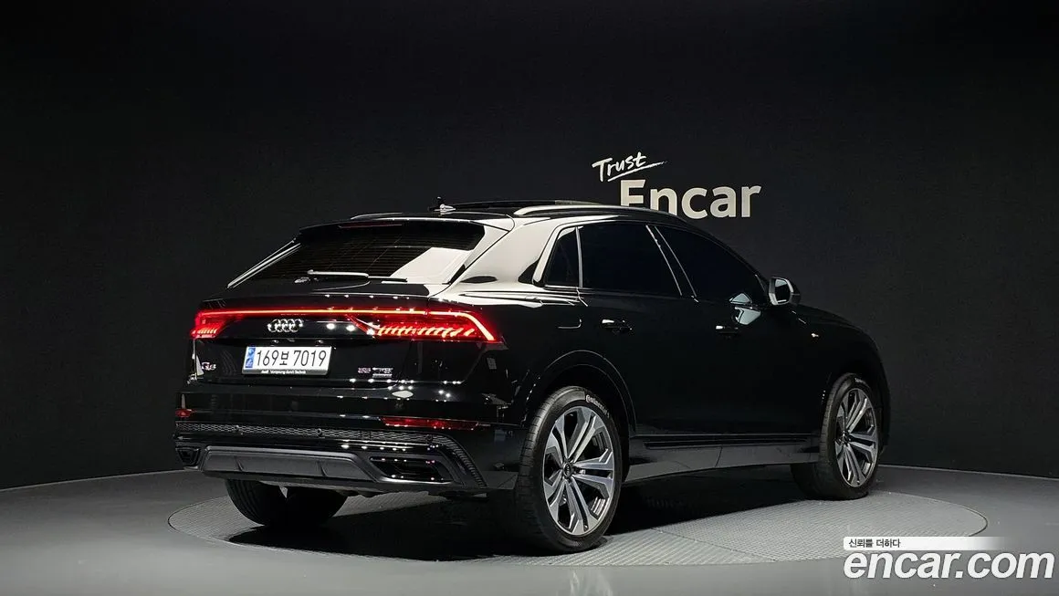 Audi Q8 2023 из KR, фото 2