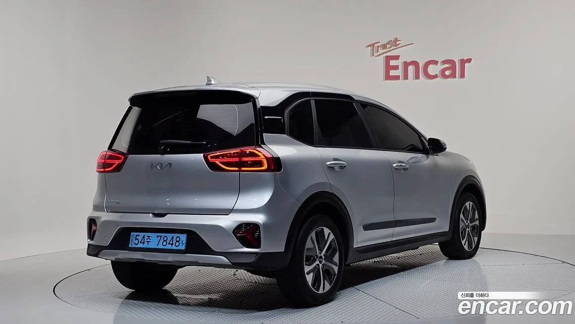 Kia Niro 2023 из KR, фото 2