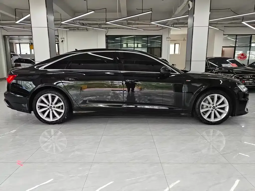 Audi A6L 2023 из CN, фото 3
