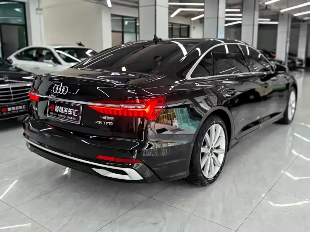 Audi A6L 2023 из CN, фото 6