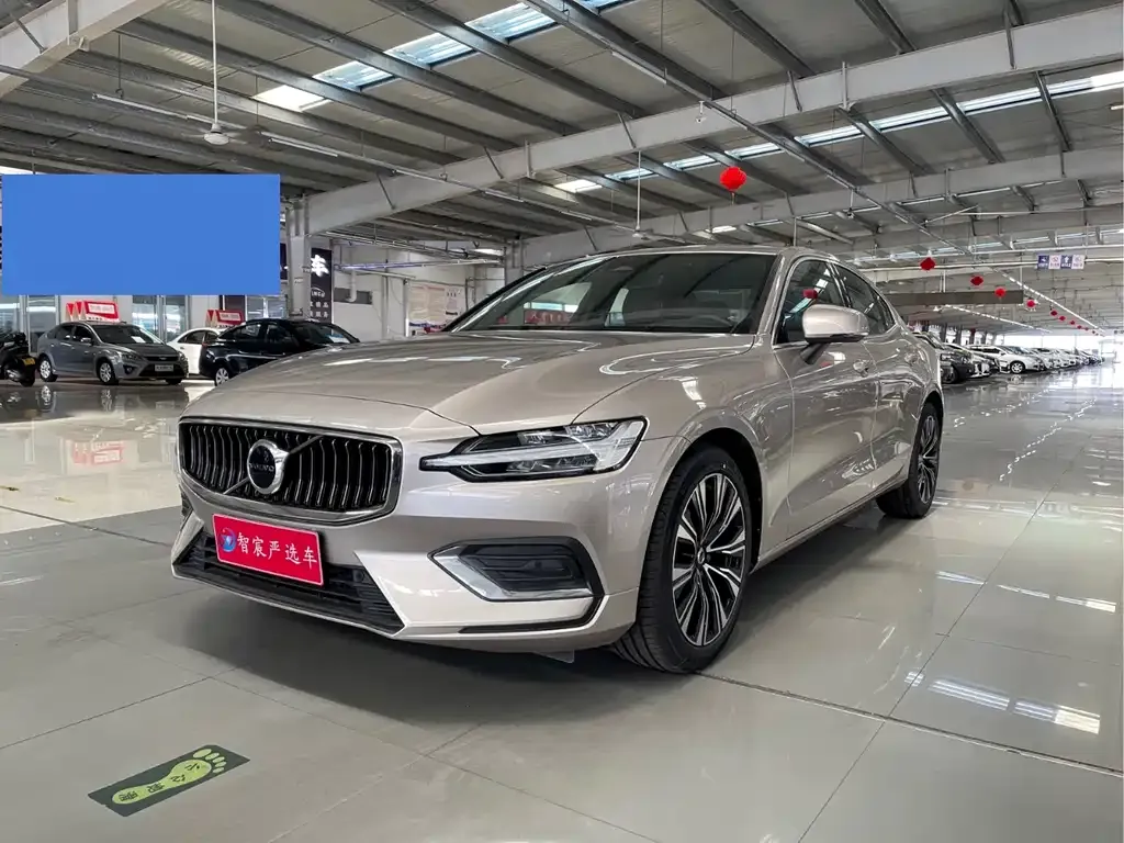Volvo S60 2025 из CN, фото 1