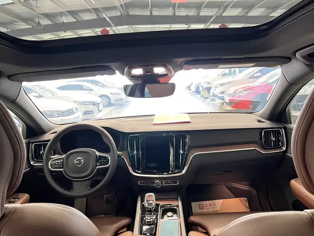 Volvo S60 2025 из CN, фото 10
