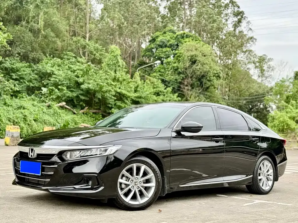 Honda Accord — фото 1