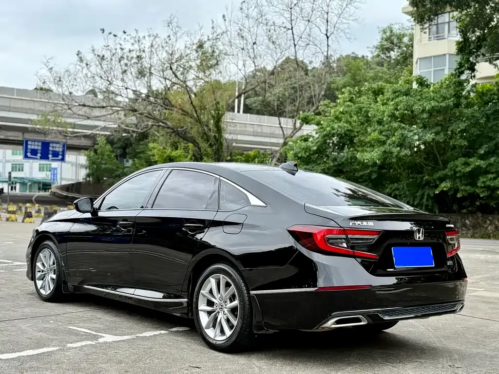 Honda Accord — фото 4
