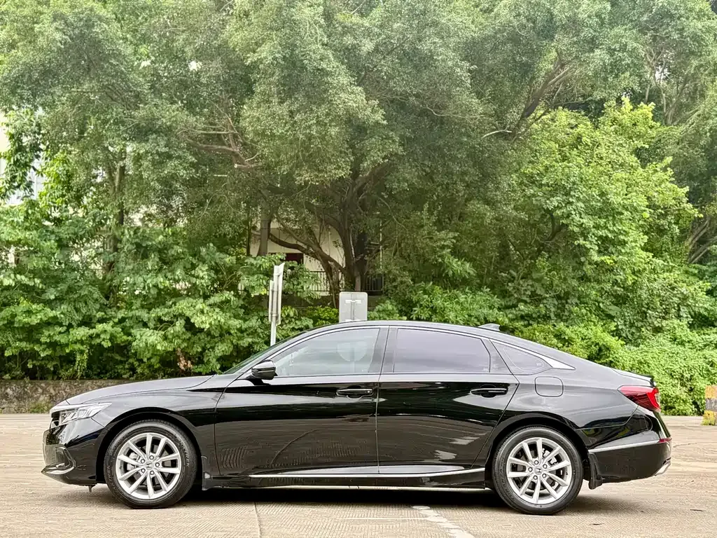 Honda Accord — фото 6
