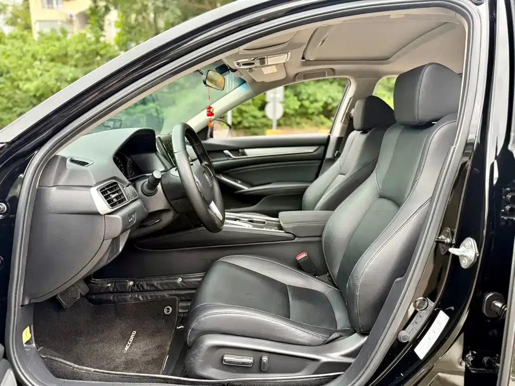 Honda Accord — фото 7