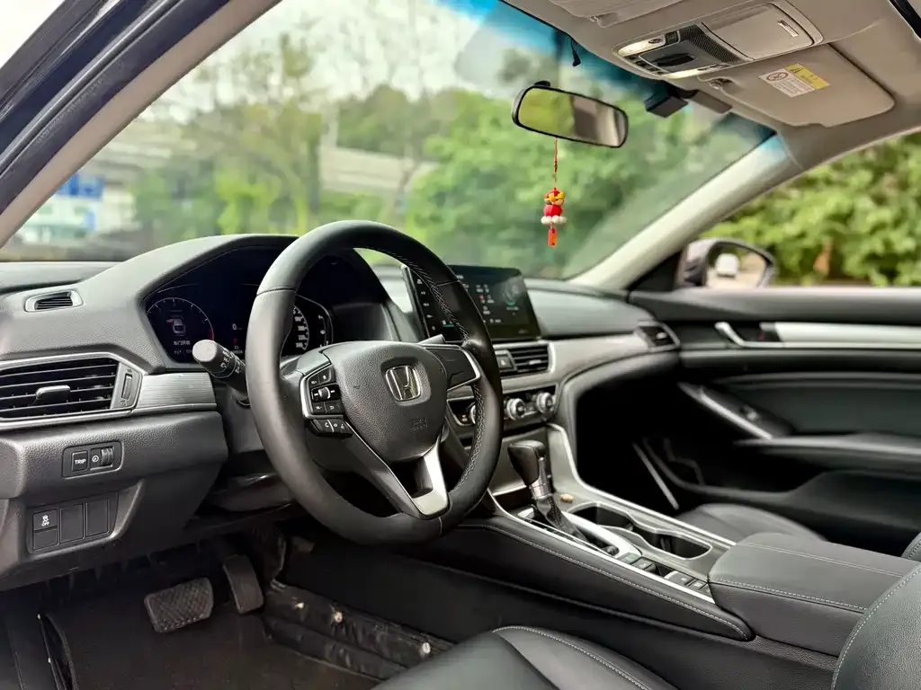 Honda Accord — фото 8