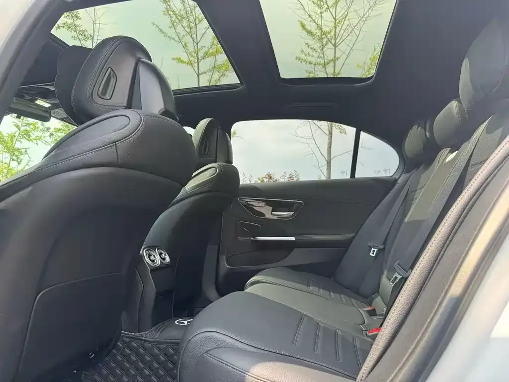 Mercedes-Benz C-Class 2024 из CN, фото 8