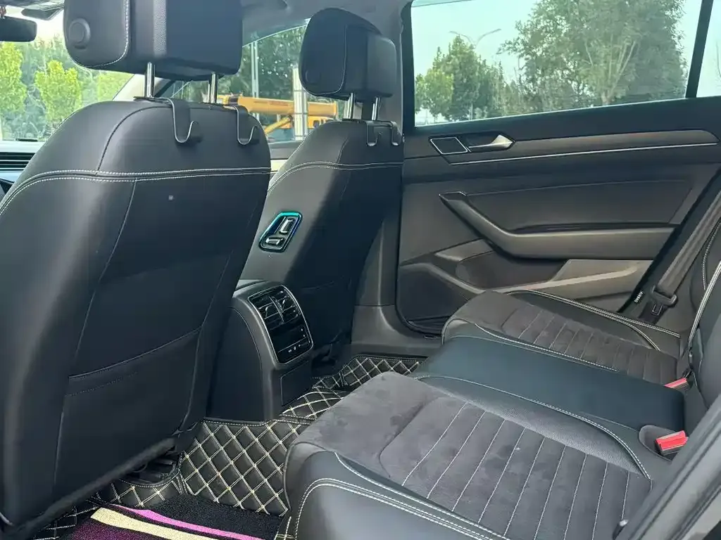 Volkswagen Magotan 2022 из CN, фото 7