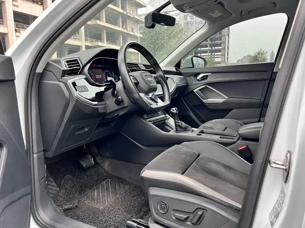 Audi Q3 — фото 7