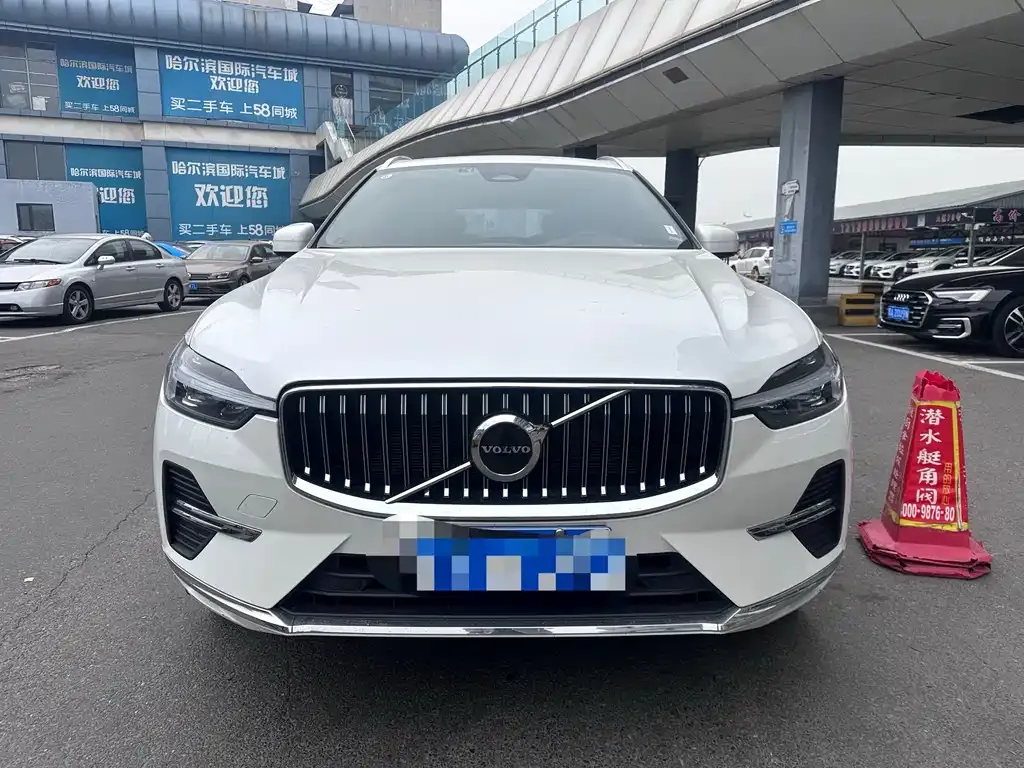 Volvo XC60 2023 из CN, фото 2