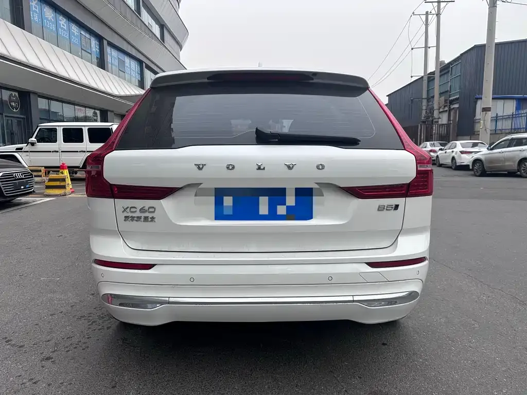 Volvo XC60 2023 из CN, фото 8