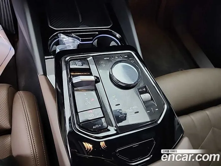 BMW 5-Series 2025 из KR, фото 8