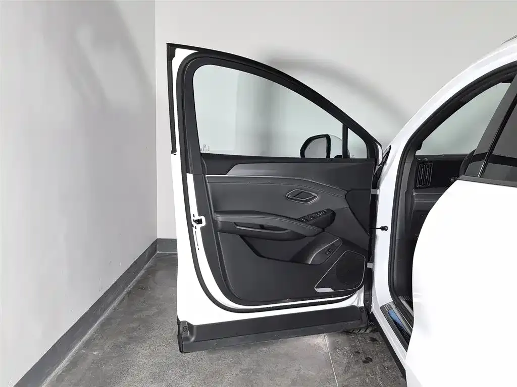 BYD L DM-i 2025 из CN, фото 8
