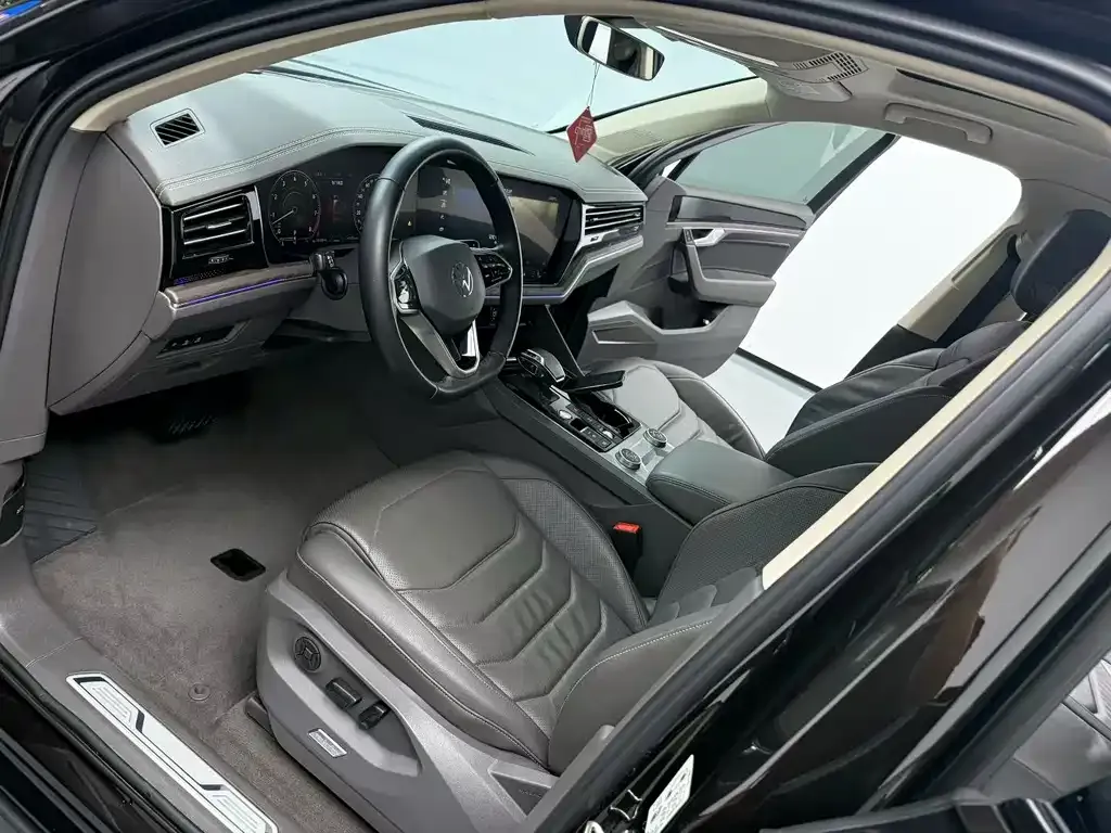 Volkswagen Touareg 2022 из CN, фото 2