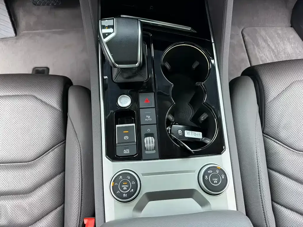 Volkswagen Touareg 2022 из CN, фото 6