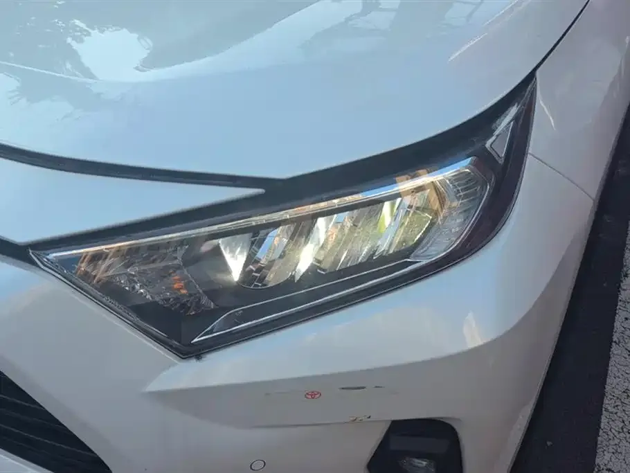 Toyota RAV4 2023 из CN, фото 5