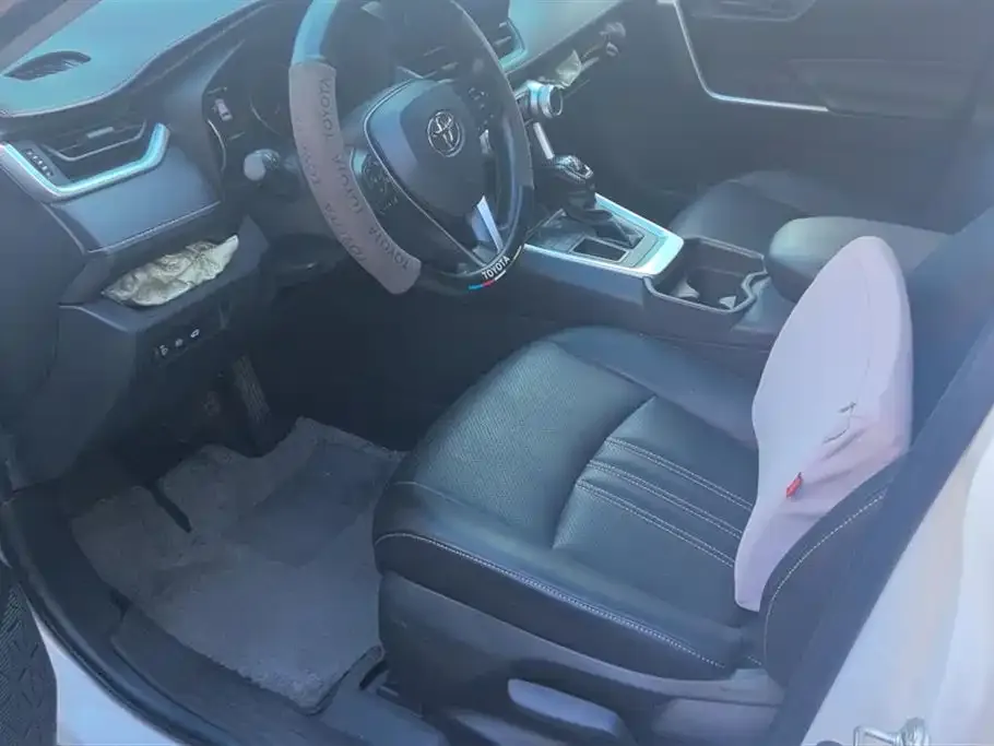 Toyota RAV4 2023 из CN, фото 9
