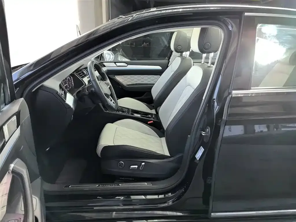 Volkswagen Magotan 2023 из CN, фото 10