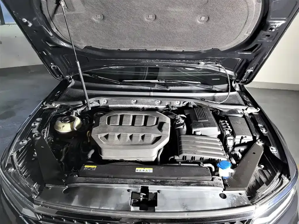 Volkswagen Magotan 2023 из CN, фото 6